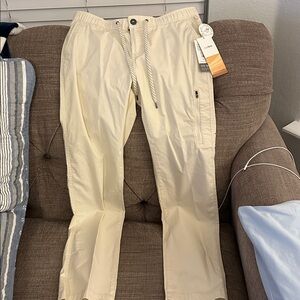 Vuori Off-White Zip Pocket Pants